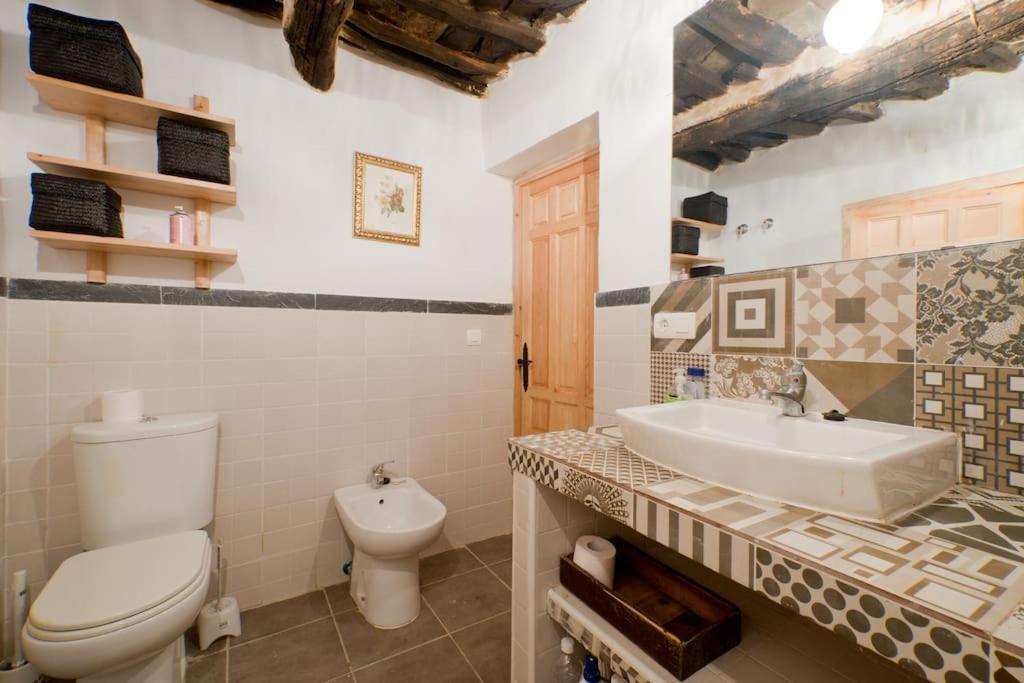 La Casa Rural De Paco Y Ana Pitres Eksteriør billede