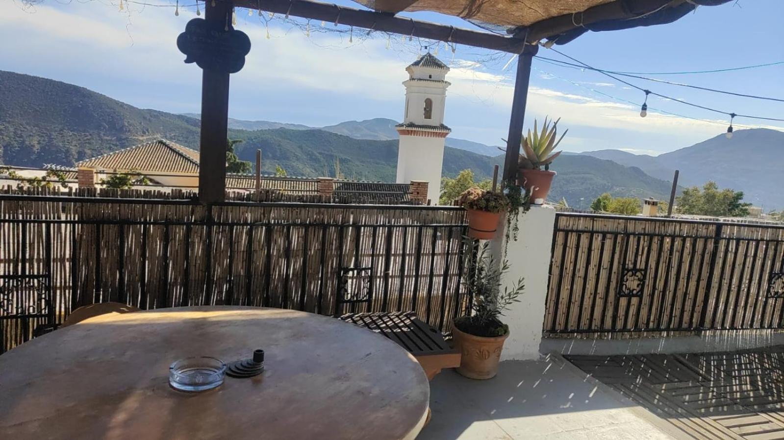 La Casa Rural De Paco Y Ana Pitres Eksteriør billede